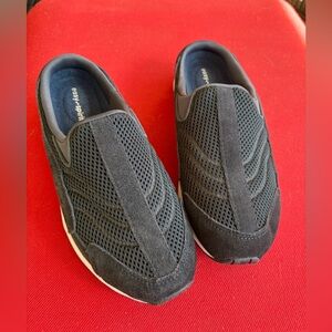 Easy Spirit Traveltime Mules Slip Ons